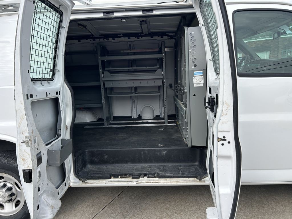 2015 Chevrolet Express Image 9