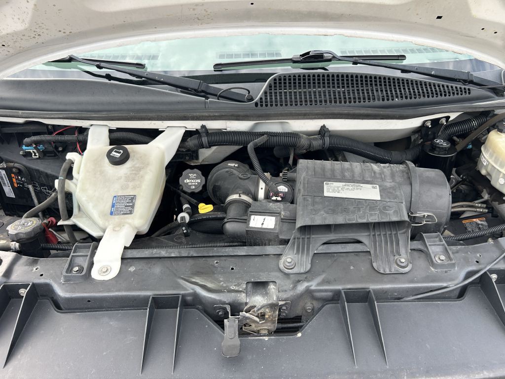 2015 Chevrolet Express Image 12