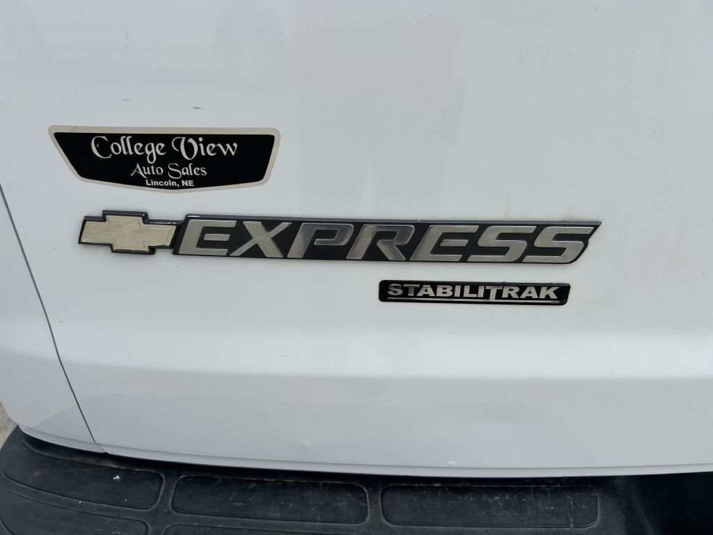 2015 Chevrolet Express Image 20