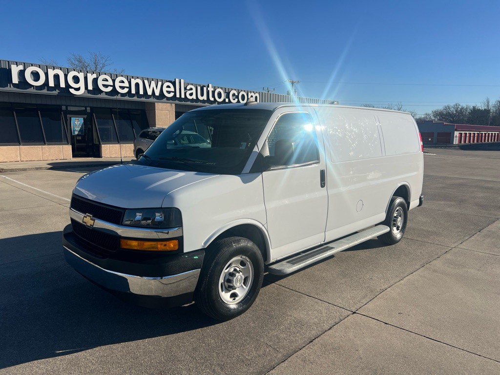 2021 Chevrolet Express Image 1