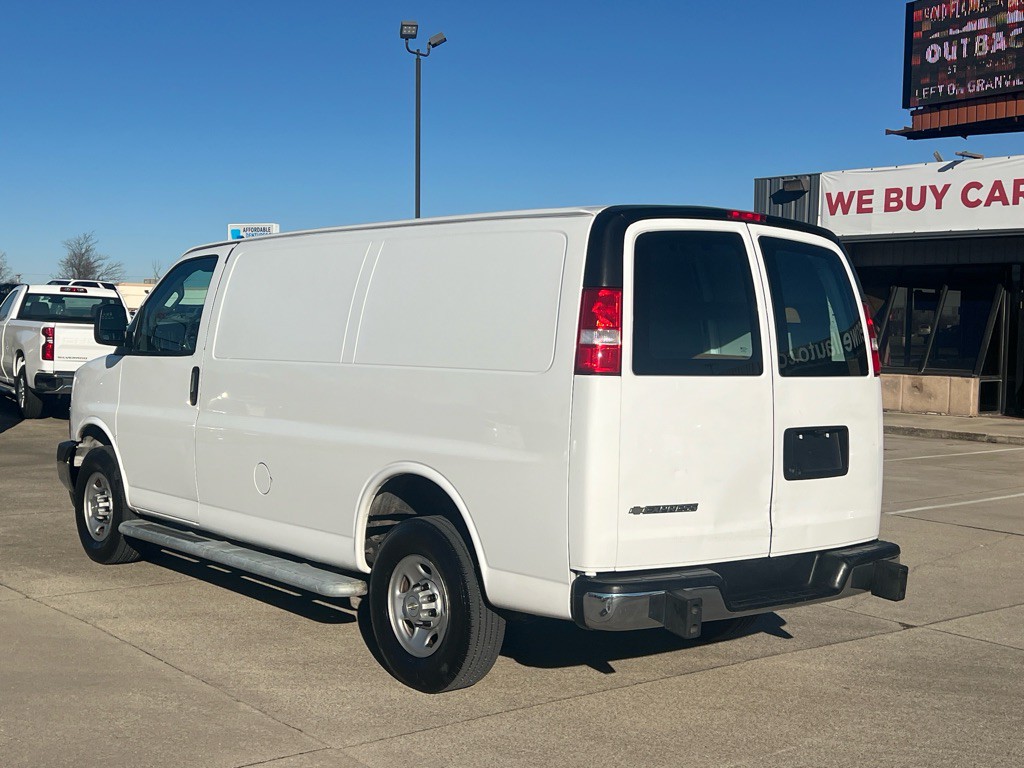 2021 Chevrolet Express Image 3
