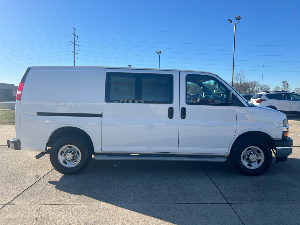 2021 Chevrolet Express Image 7