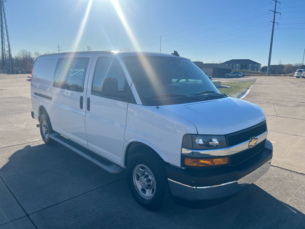 2021 Chevrolet Express Image 8