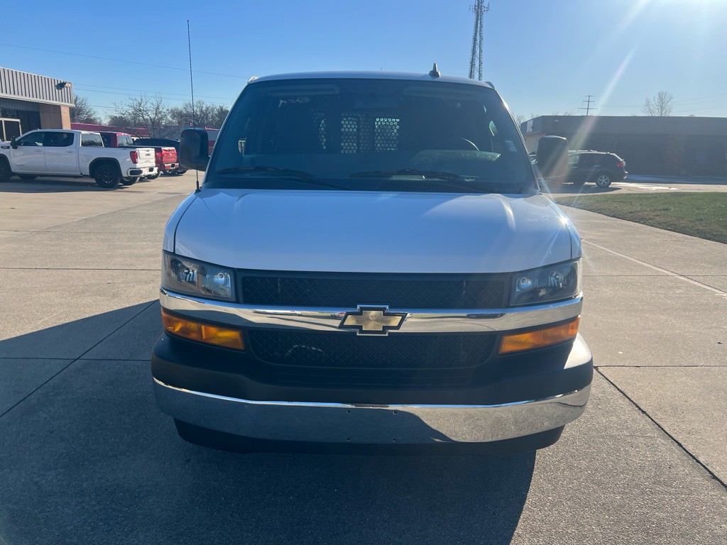 2021 Chevrolet Express Image 9