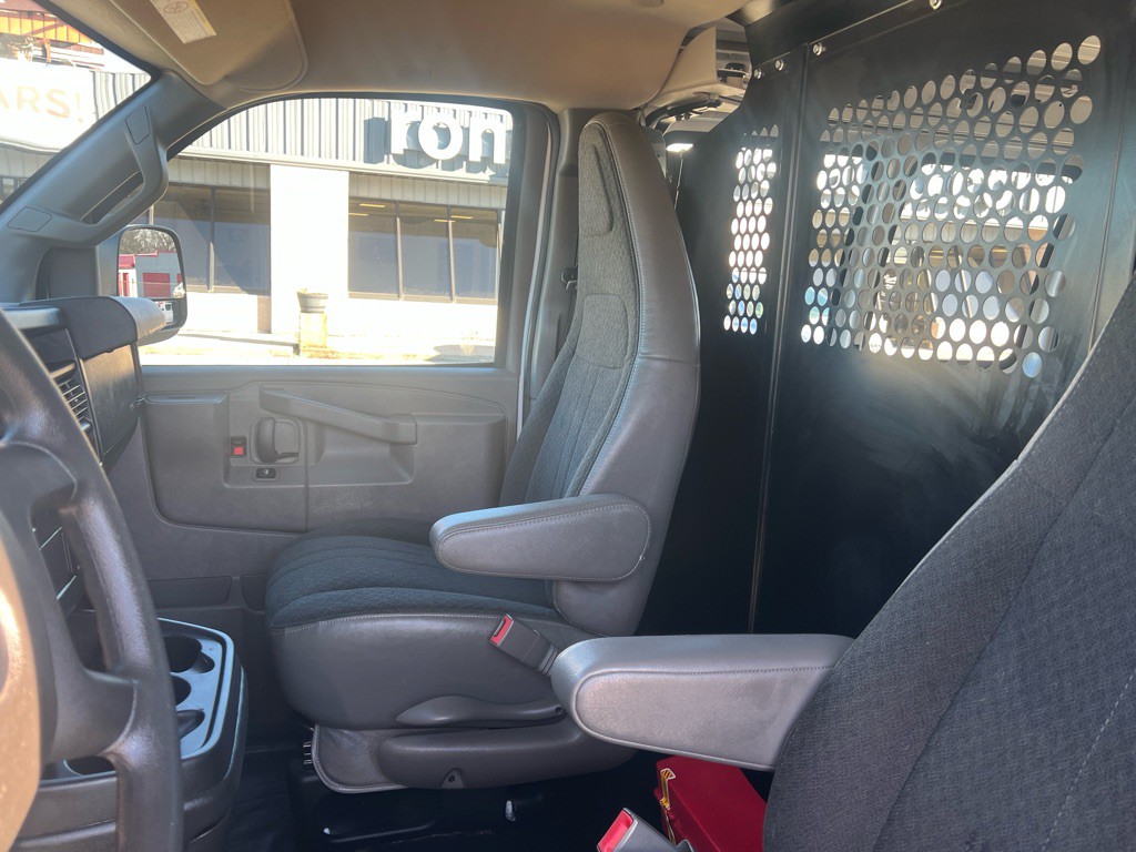 2021 Chevrolet Express Image 12