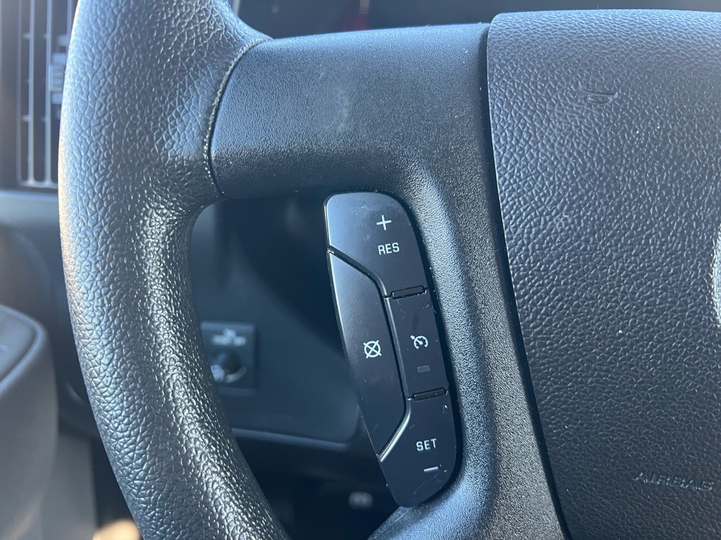2021 Chevrolet Express Image 14