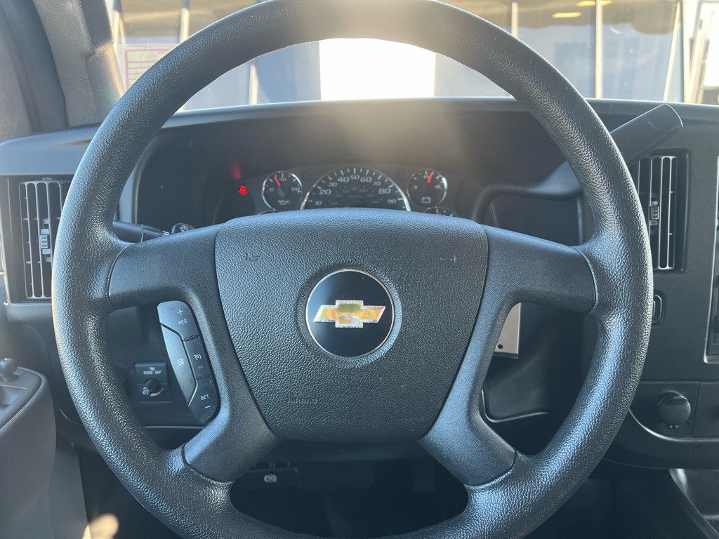 2021 Chevrolet Express Image 15