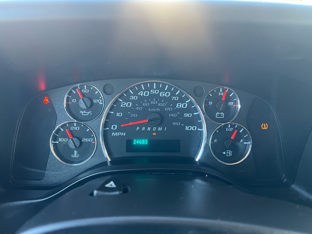 2021 Chevrolet Express Image 16