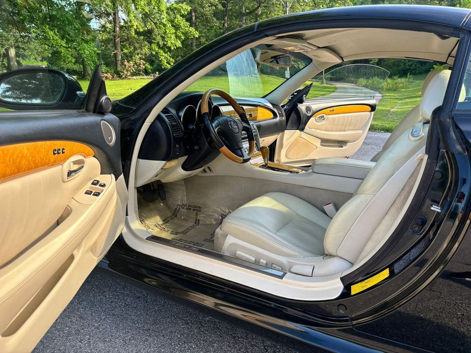 2004 Lexus SC Image 8