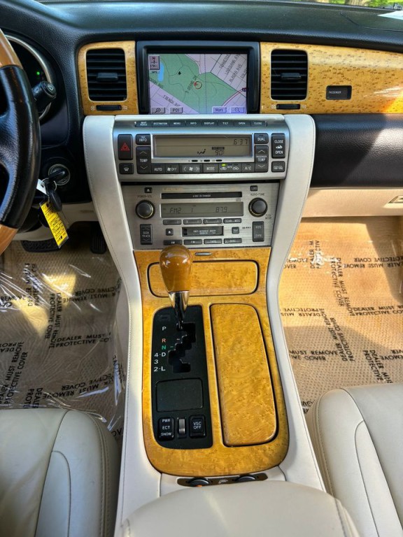 2004 Lexus SC Image 13