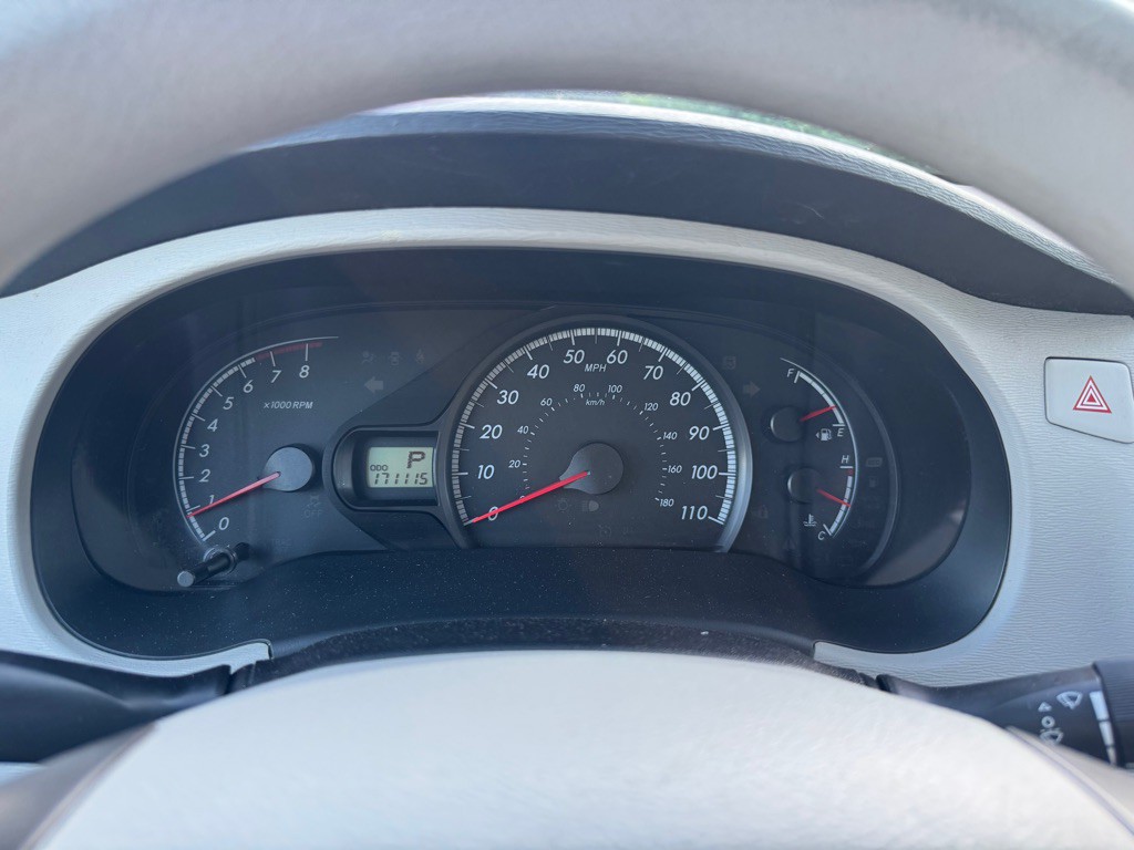 2011 Toyota Sienna Image 19