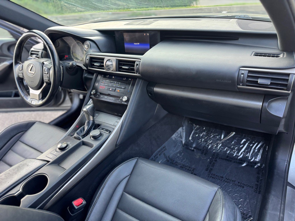 2018 Lexus IS Image 17