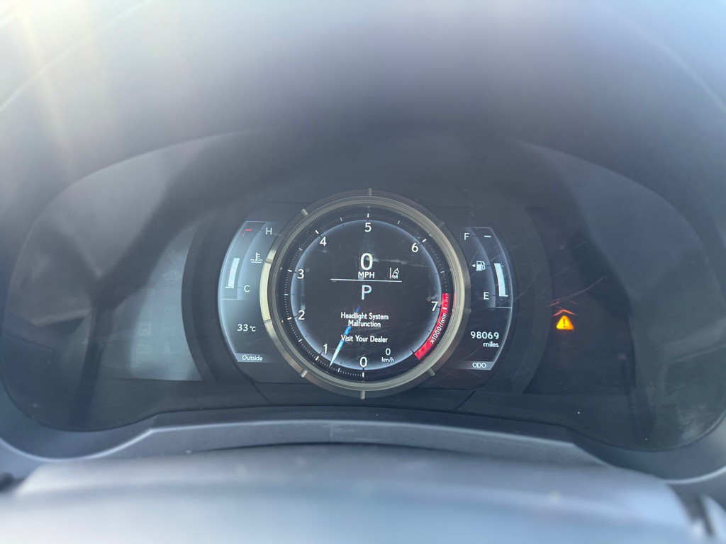 2018 Lexus IS Image 19