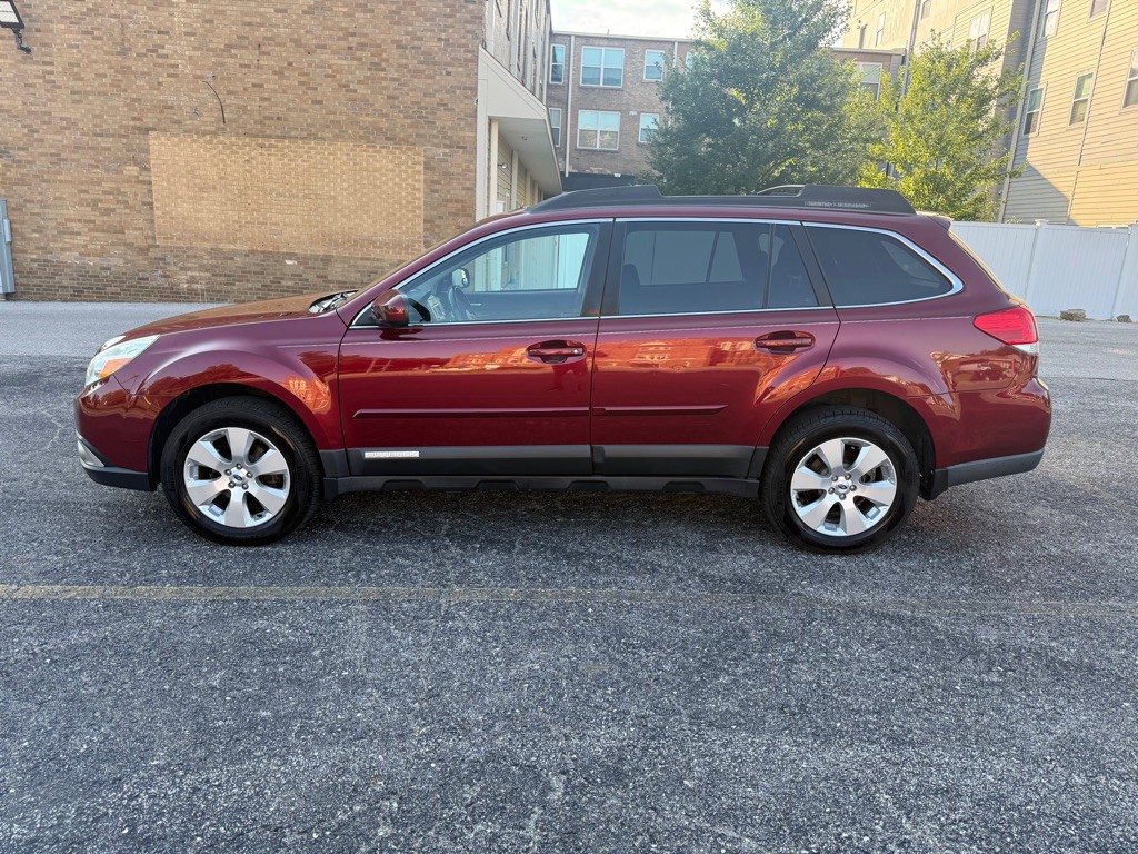 2012 Subaru Outback Image 2