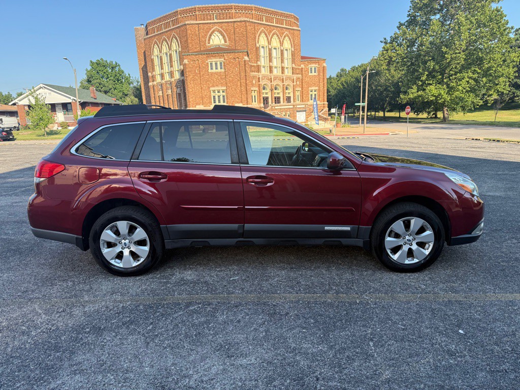 2012 Subaru Outback Image 6