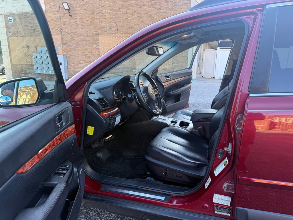 2012 Subaru Outback Image 12