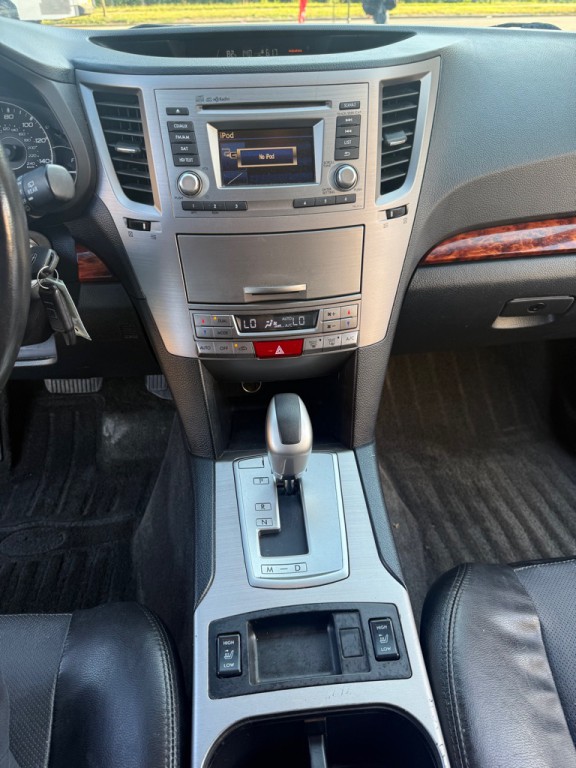 2012 Subaru Outback Image 17