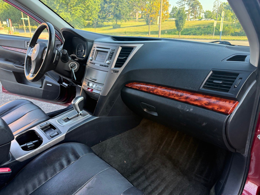 2012 Subaru Outback Image 22