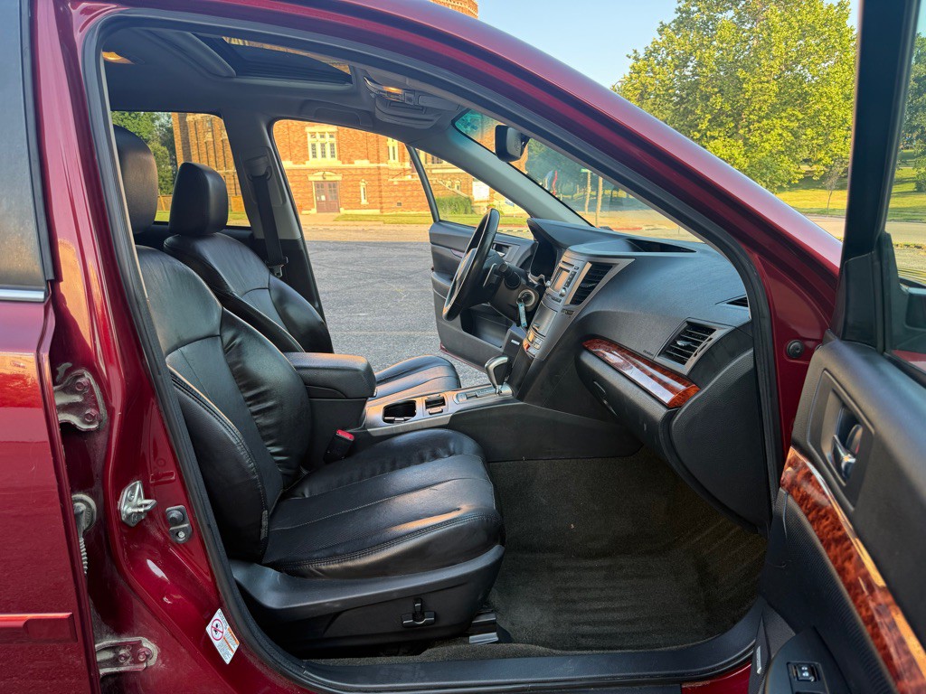 2012 Subaru Outback Image 23