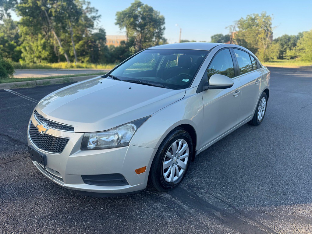 2011 Chevrolet Cruze Image 1