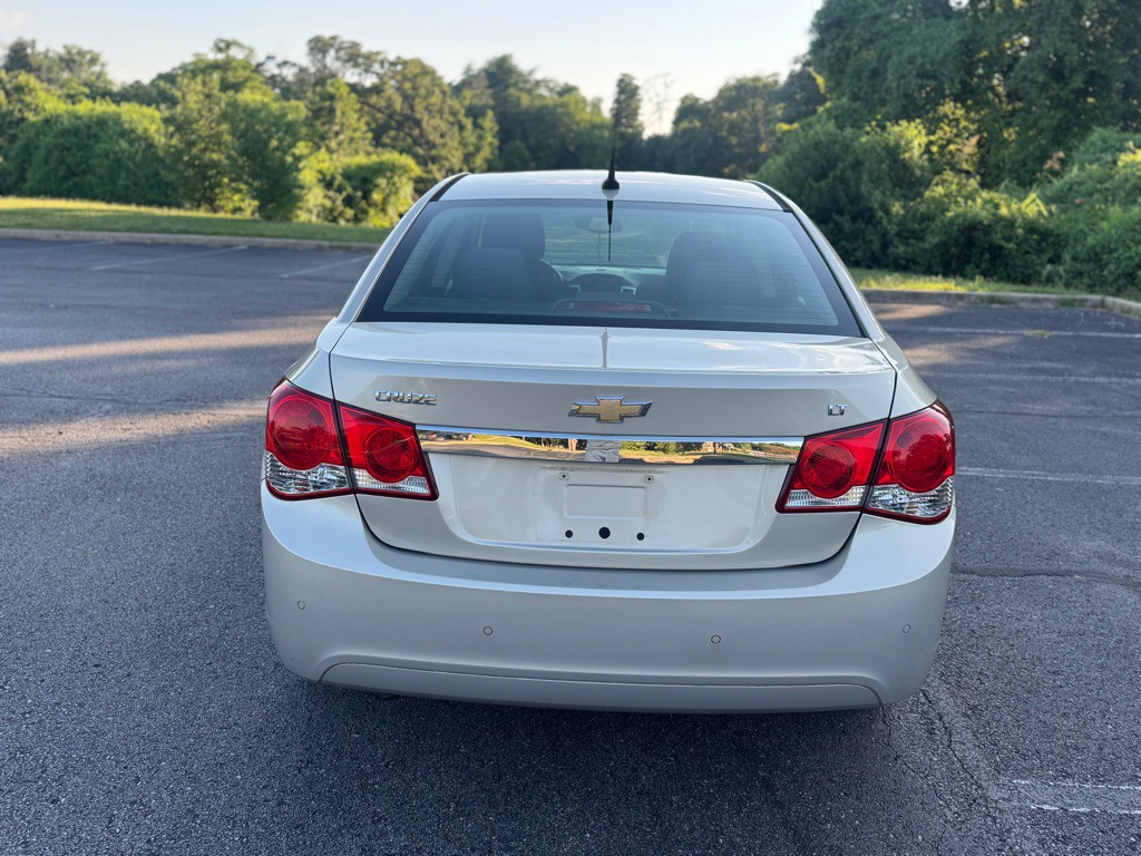 2011 Chevrolet Cruze Image 8