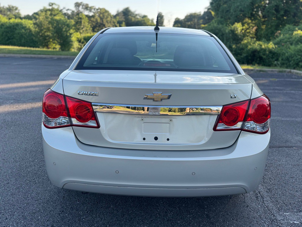2011 Chevrolet Cruze Image 10