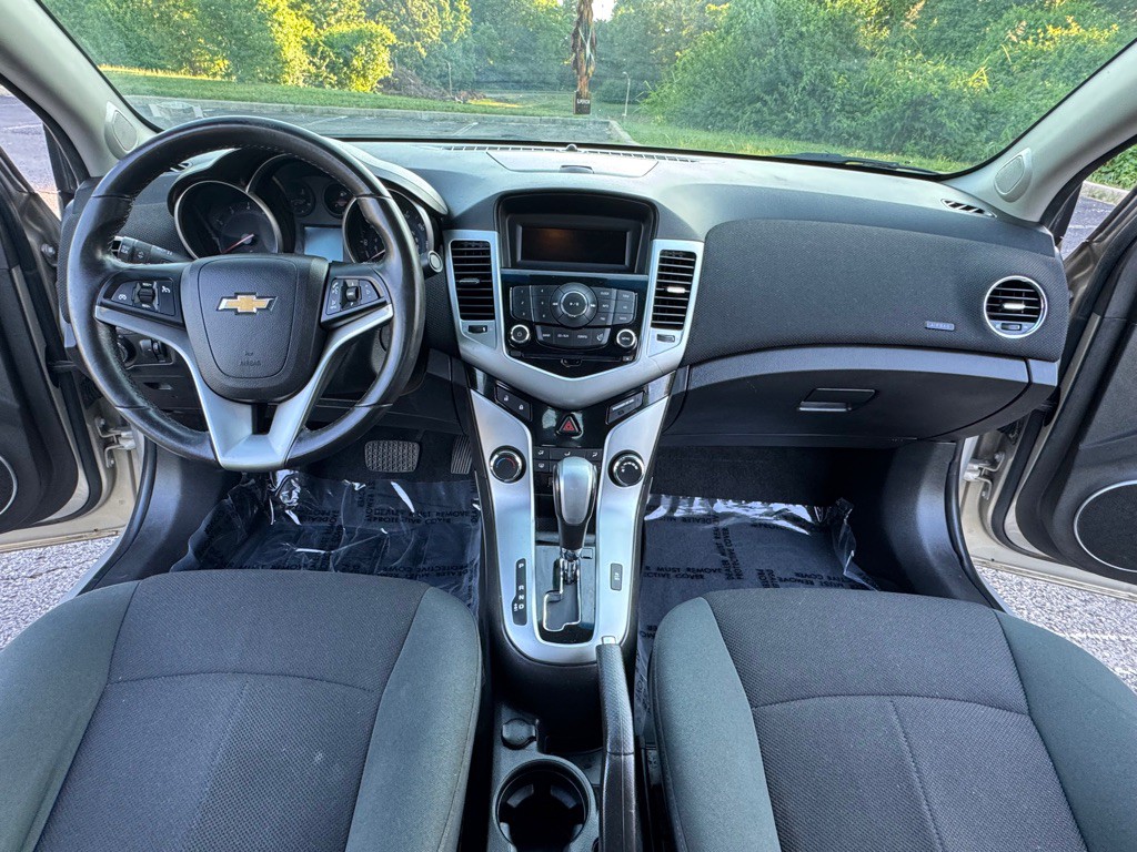 2011 Chevrolet Cruze Image 13