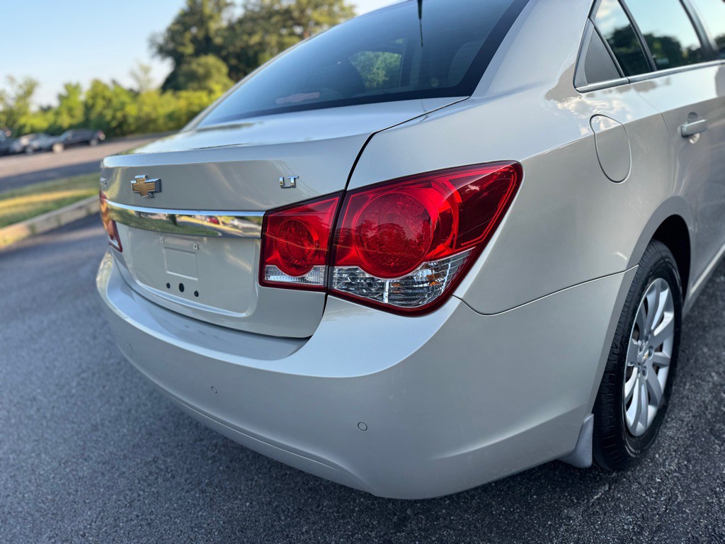 2011 Chevrolet Cruze Image 26