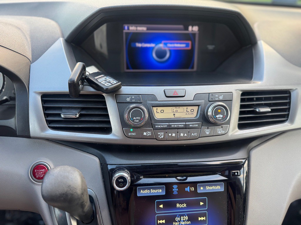 2016 Honda Odyssey Image 21