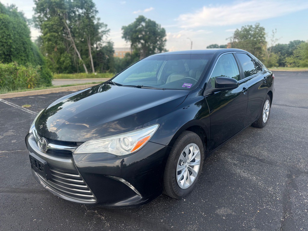 2016 Toyota Camry Image 1