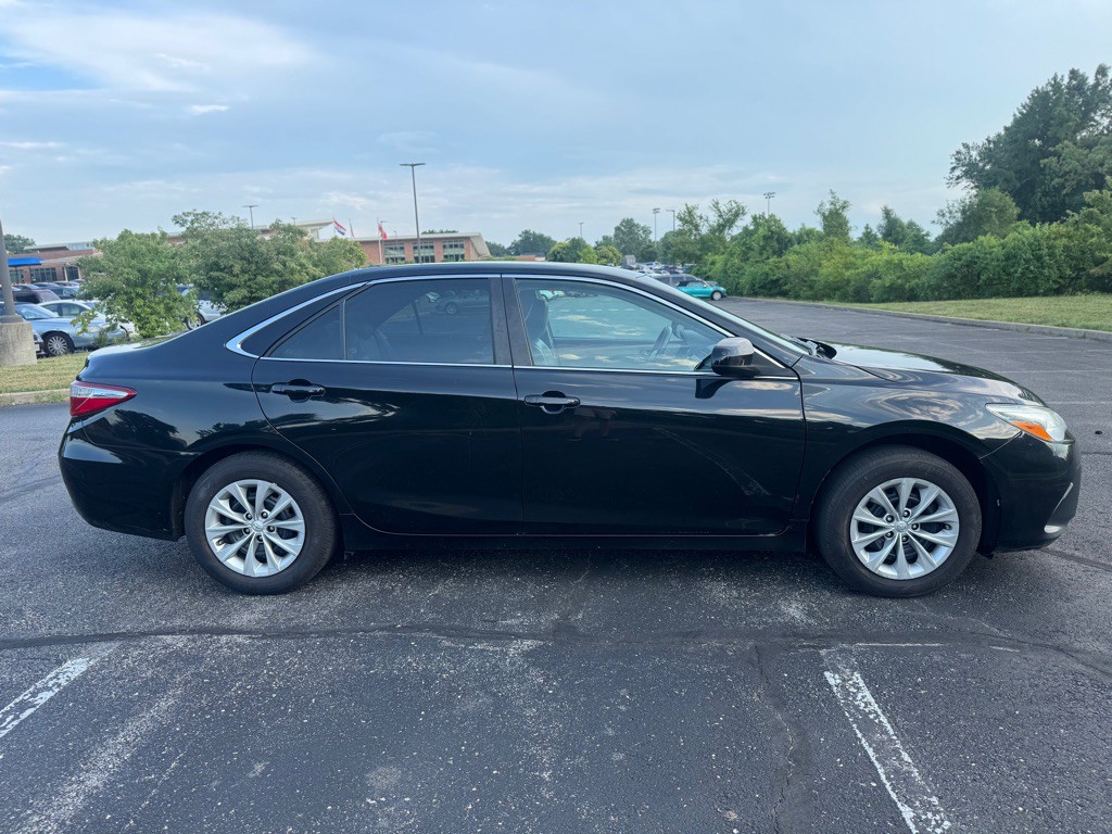 2016 Toyota Camry Image 6