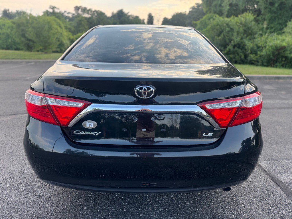 2016 Toyota Camry Image 10