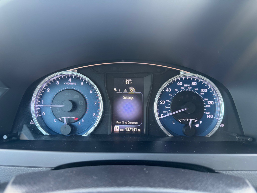 2016 Toyota Camry Image 19