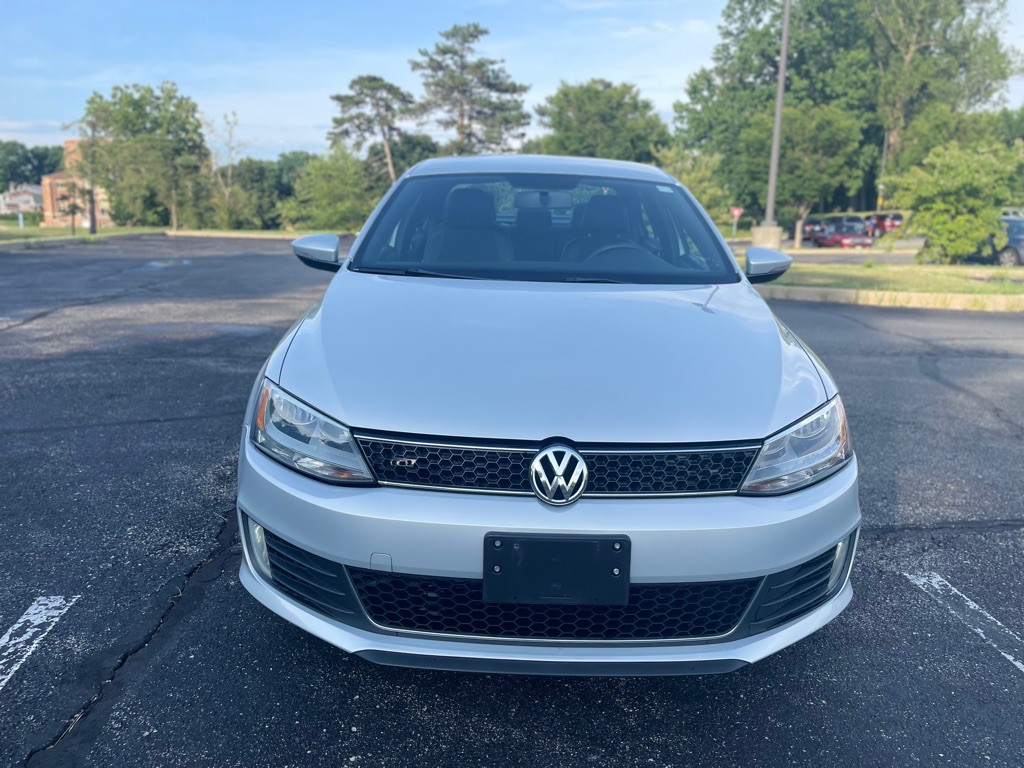 2012 Volkswagen Jetta Image 2