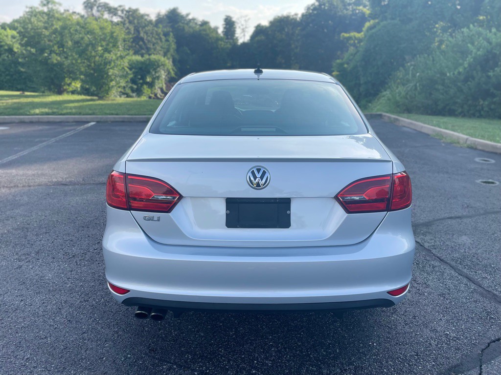 2012 Volkswagen Jetta Image 8