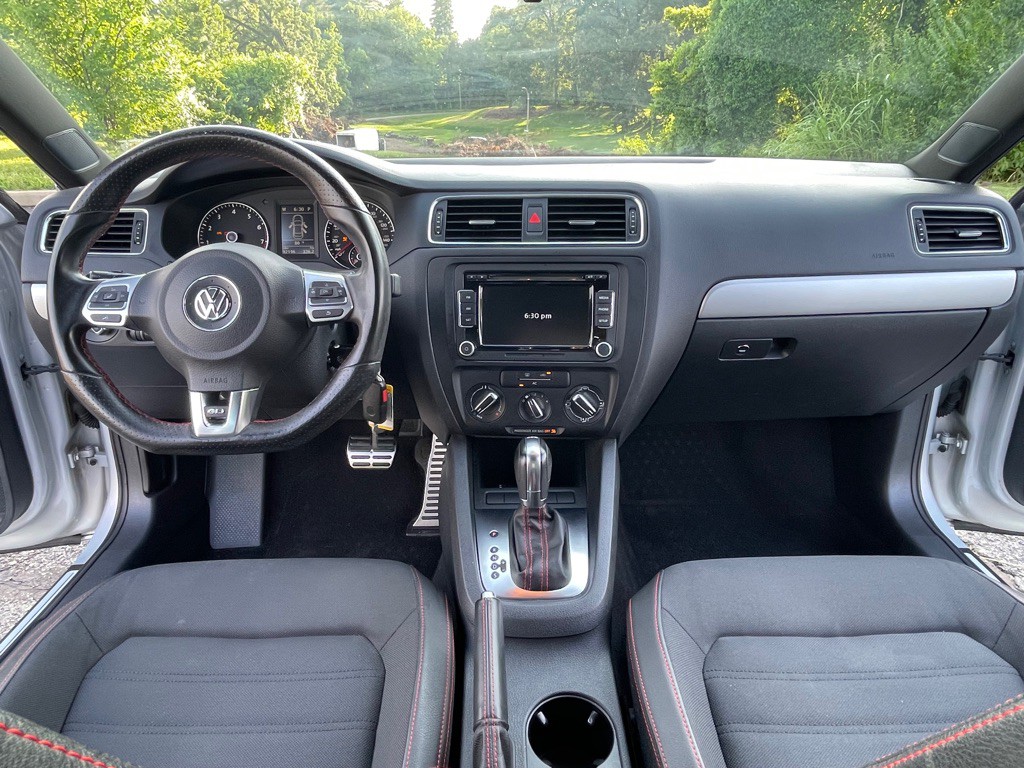 2012 Volkswagen Jetta Image 13
