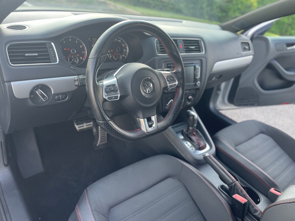2012 Volkswagen Jetta Image 15