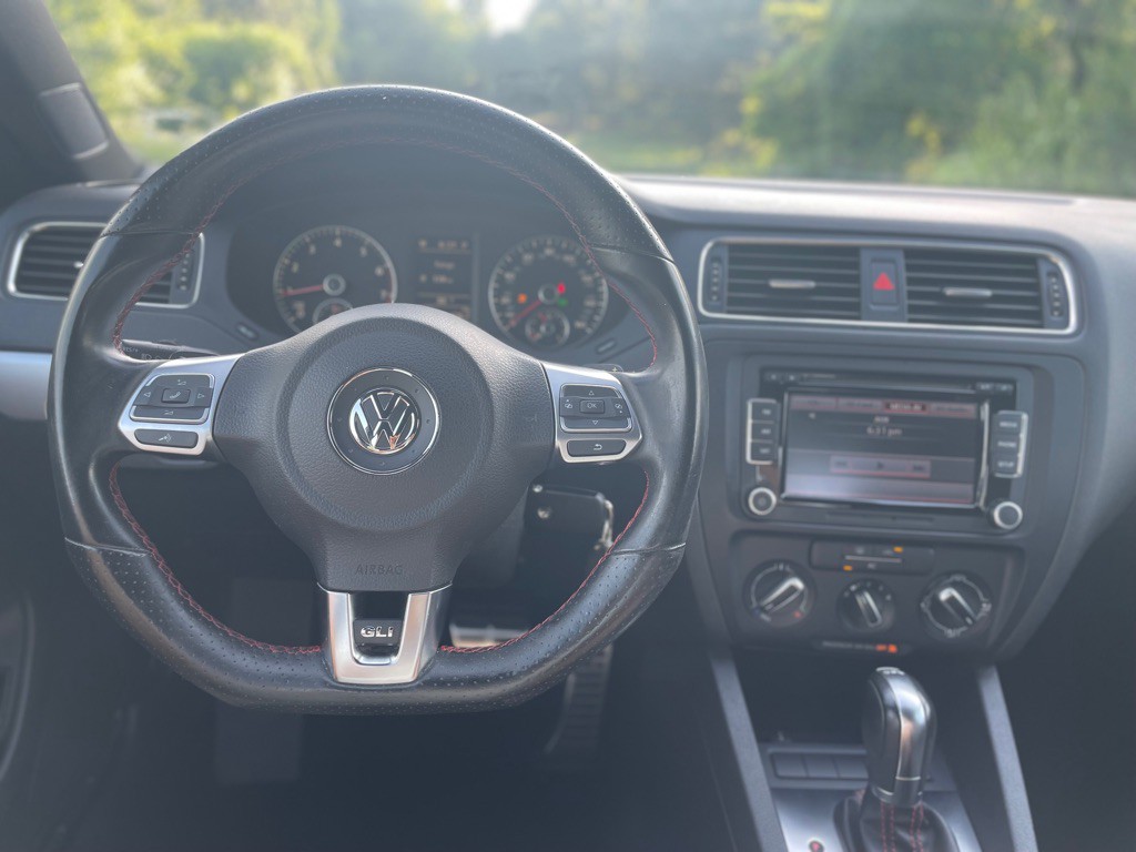 2012 Volkswagen Jetta Image 18