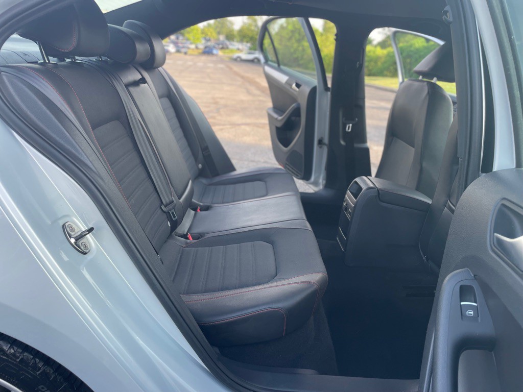 2012 Volkswagen Jetta Image 21