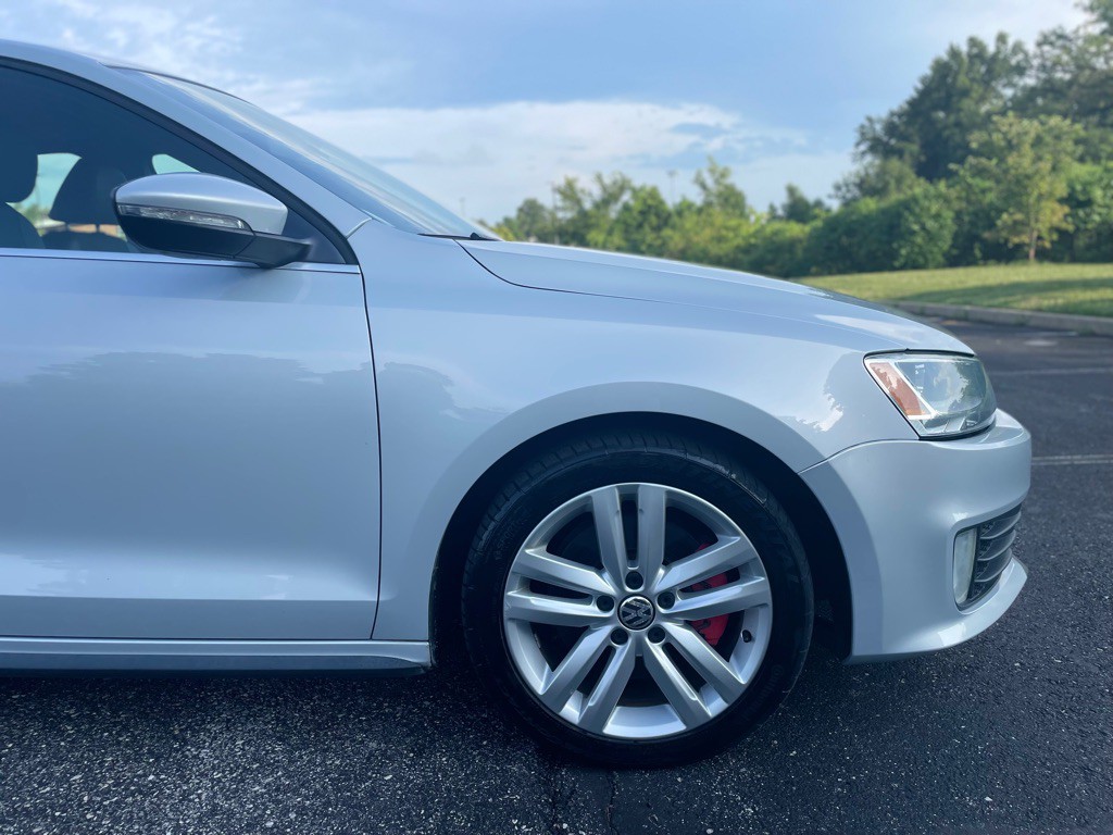 2012 Volkswagen Jetta Image 24