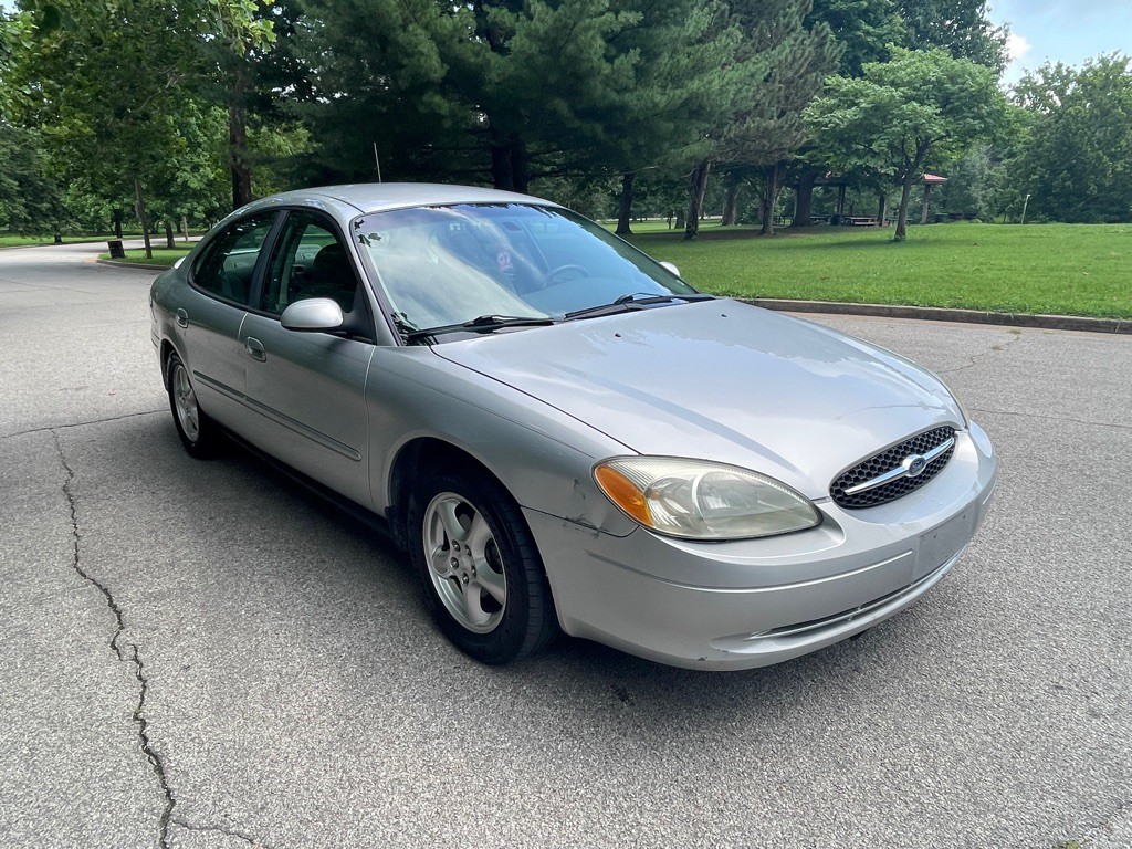2002 Ford Taurus Image 4