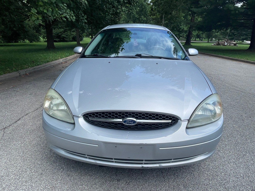 2002 Ford Taurus Image 5