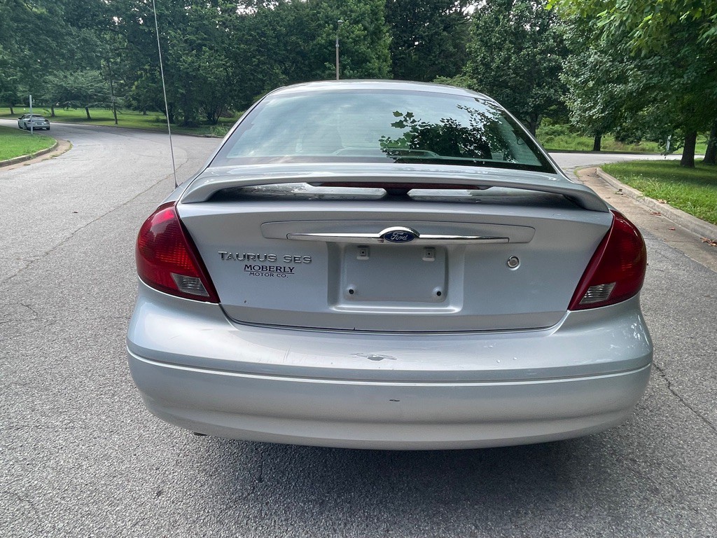 2002 Ford Taurus Image 9