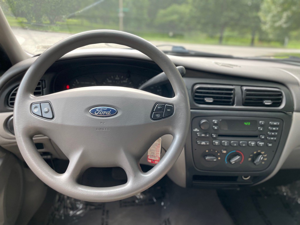 2002 Ford Taurus Image 16