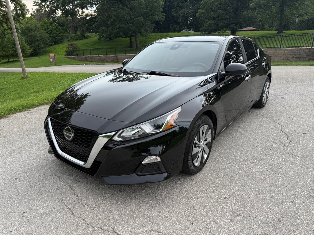2021 Nissan Altima Image 1
