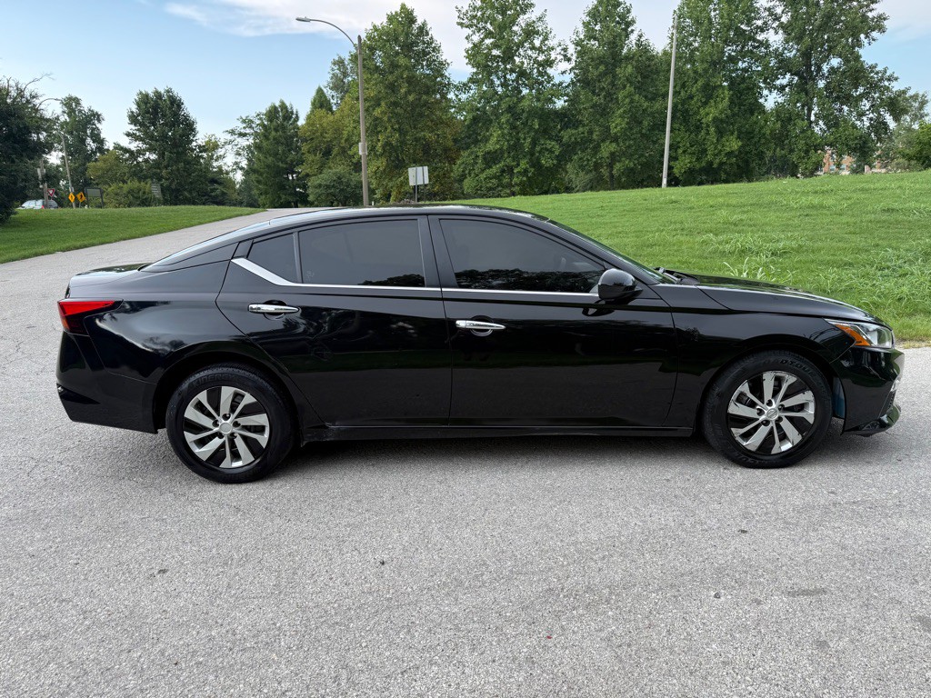 2021 Nissan Altima Image 6