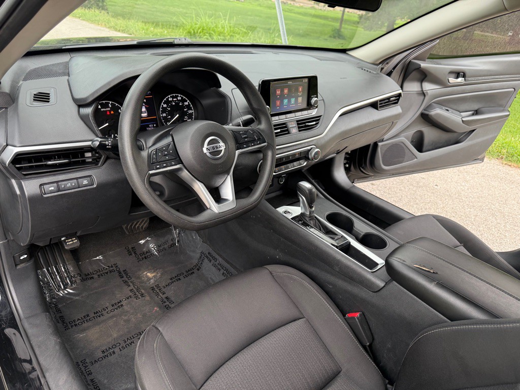 2021 Nissan Altima Image 13
