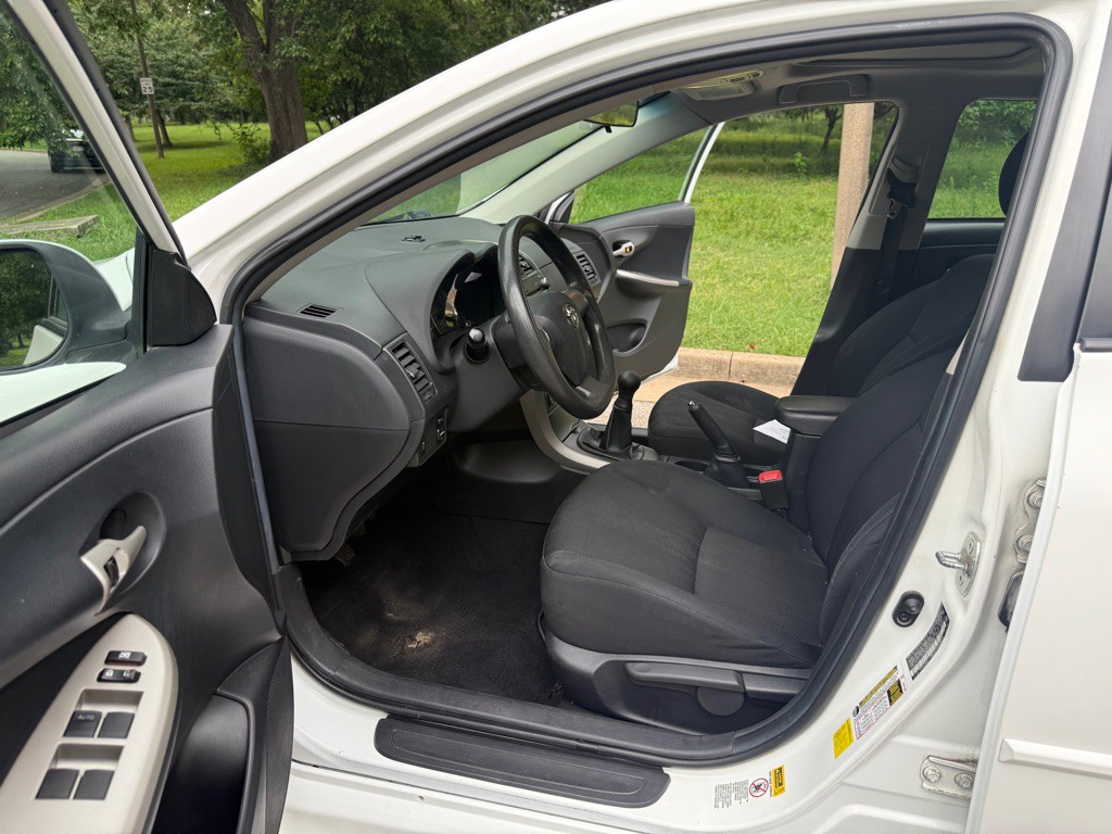 2011 Toyota Corolla Image 6