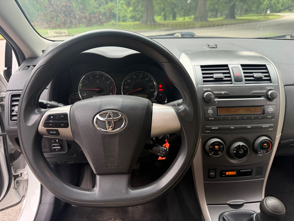 2011 Toyota Corolla Image 10