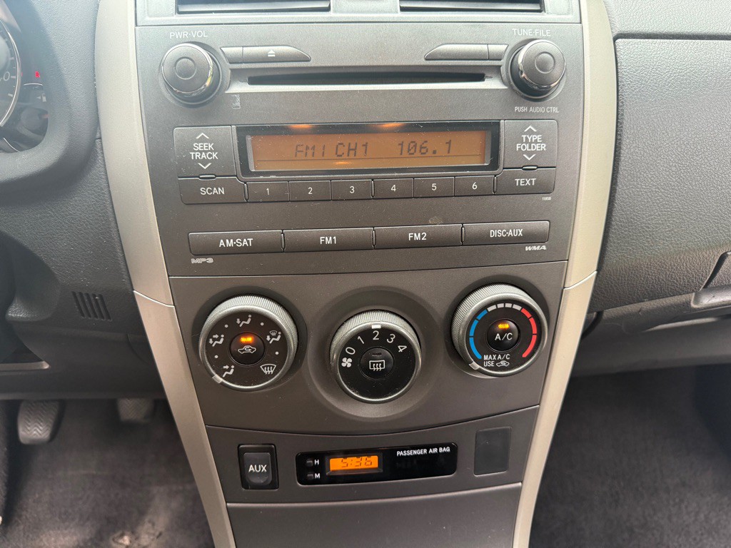 2011 Toyota Corolla Image 12